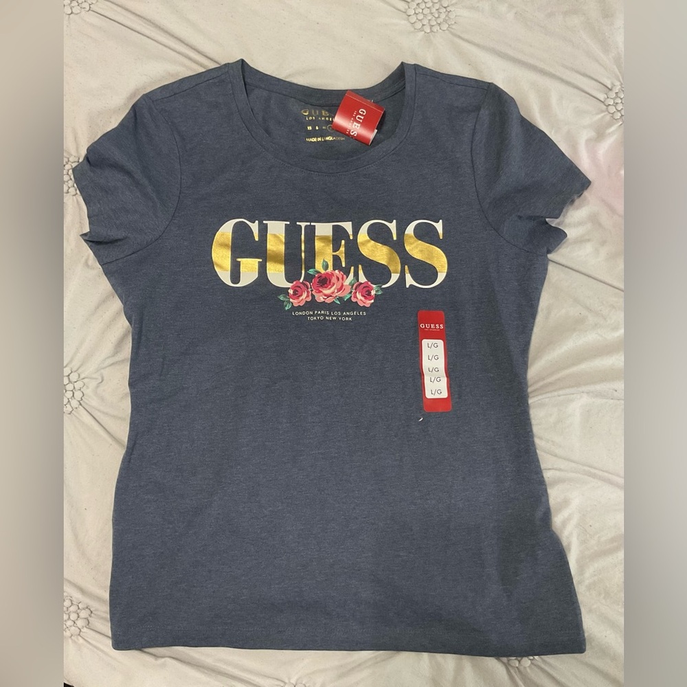 NEW WITH TAGS GUESS Women's Gray T-Shirt with Gold Logo